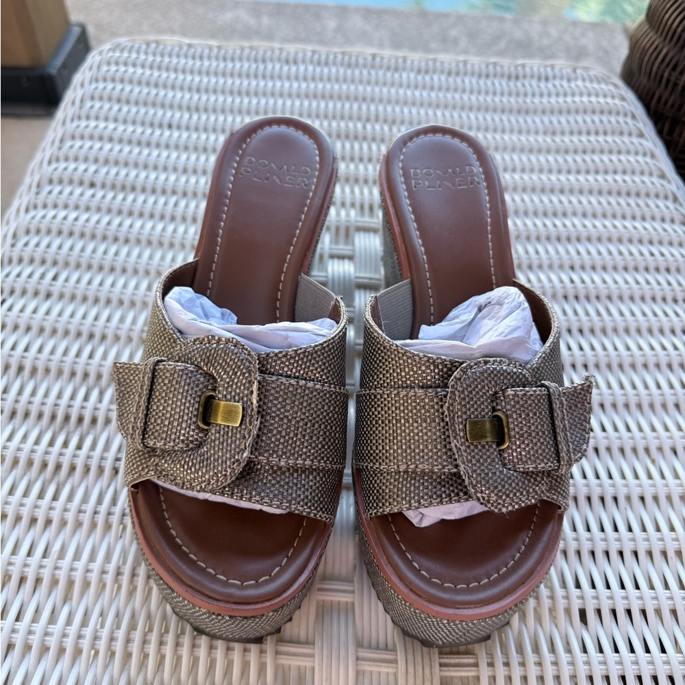 Donald J. Pliner Tan Leather Mules